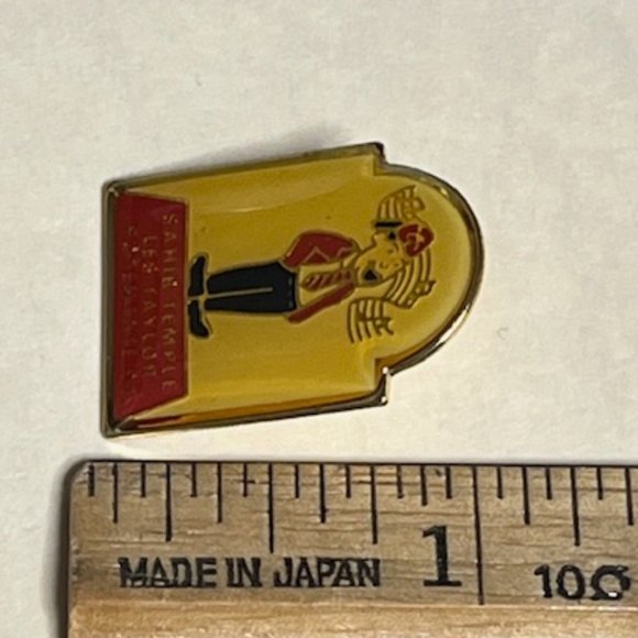 VTG 1993 Singing Shriner Les Taylor Potentate Sahib Temple Lapel Hat Pin .75"x1" - Picture 10 of 10